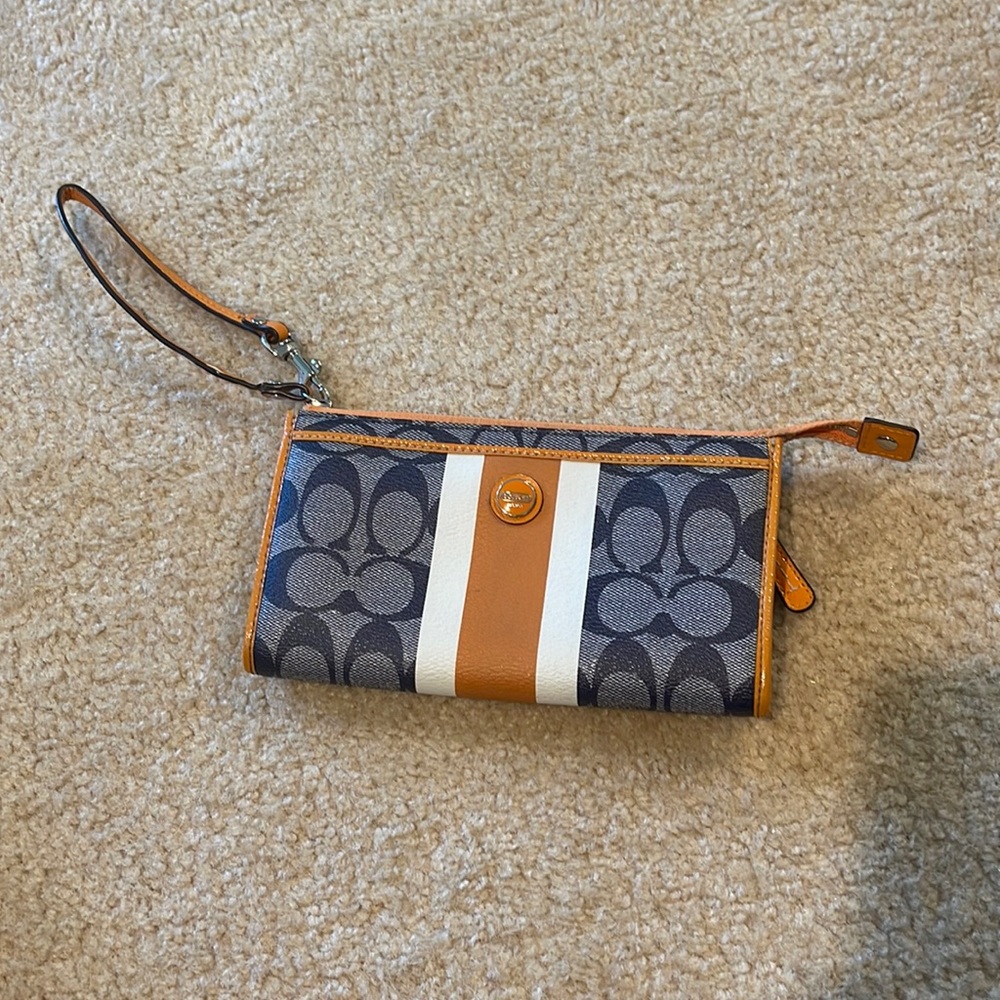 Like new Coach wristlet